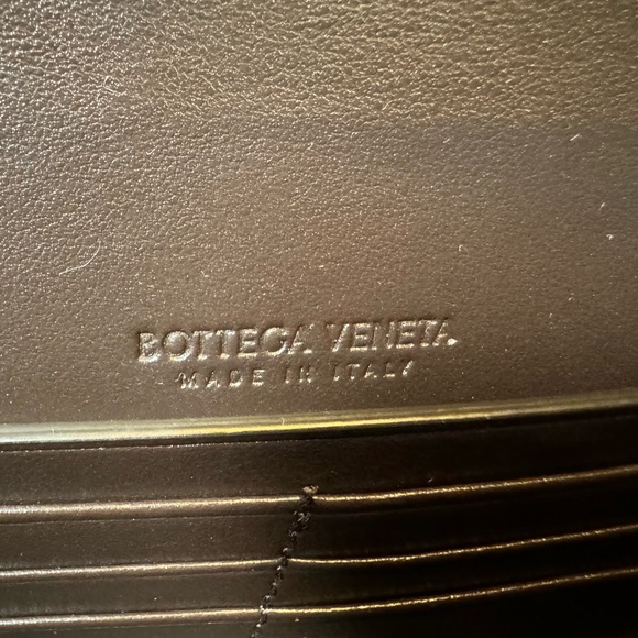 Sold ❌Bottega Veneta Andiamo Clutch - Picture 7 of 10